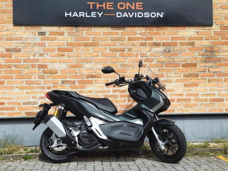 Honda ADV 150  na cor Verde em Curitiba / PR - 985525