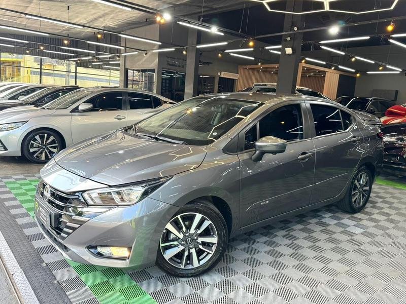 Nissan VERSA Advance 1.6 16V Flex Aut. na cor Cinza em Londrina / PR - 985998