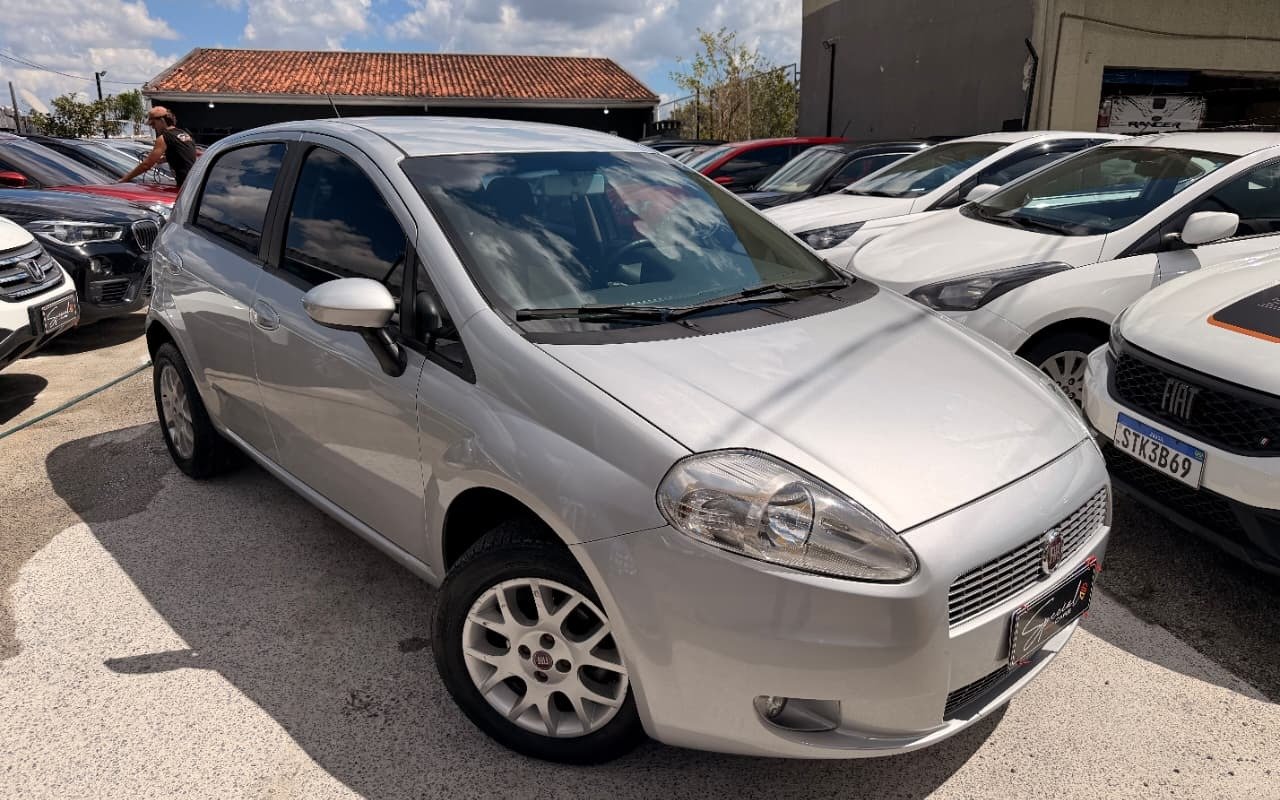 Fiat Punto ELX 1.4 Fire Flex 8V 5p na cor Prata em Pinhais / PR - 986008
