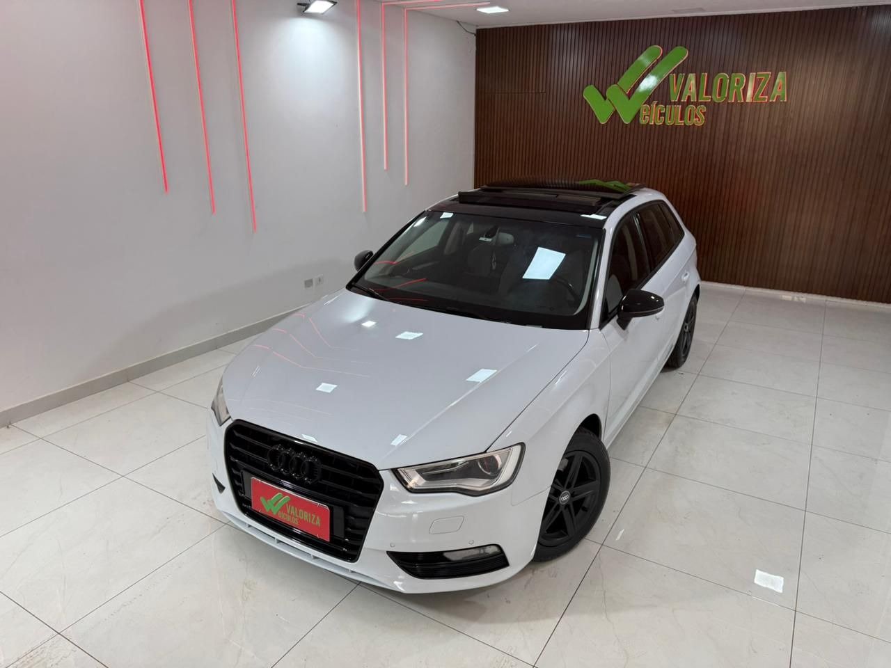 Audi A3 Sportback 1.8 16V TFSI S-tronic 5p na cor Branco em Londrina / PR - 986115