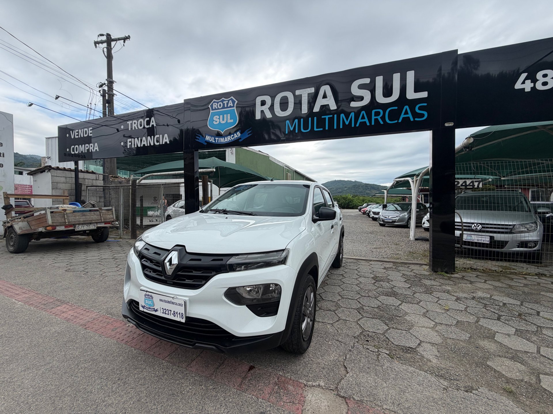 Renault Kwid Zen 1.0 Flex 12V 5p Mec. na cor Branco em Florianópolis / SC - 986385