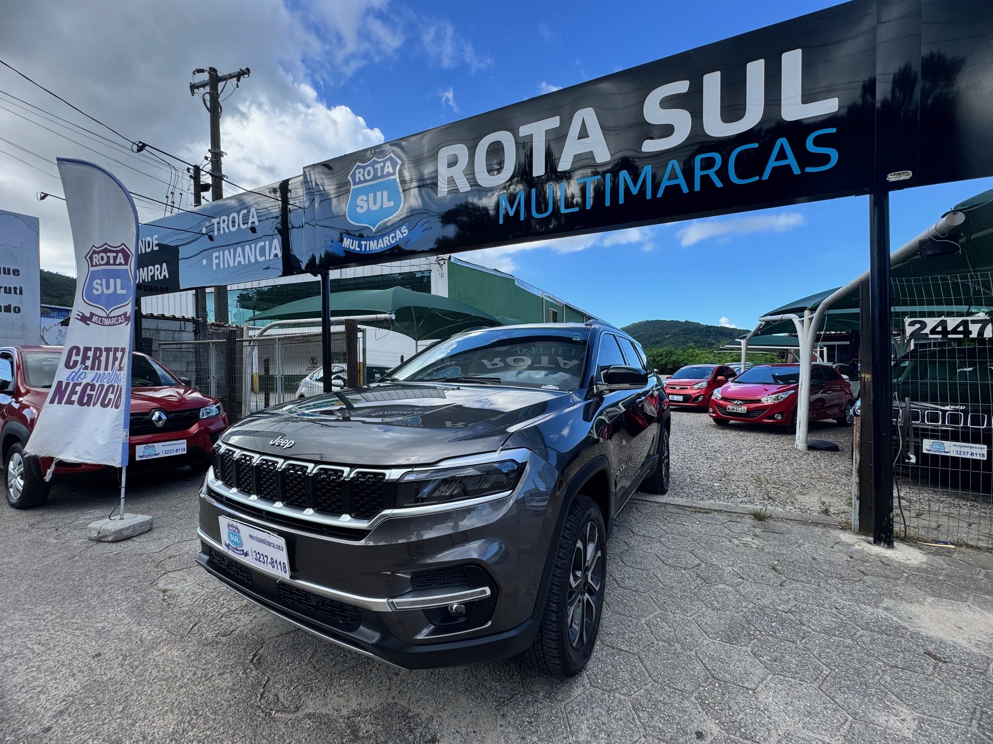 Jeep Commander Limited TD380 2.0 4x4 Die.Aut. na cor Cinza em Florianópolis / SC - 986978