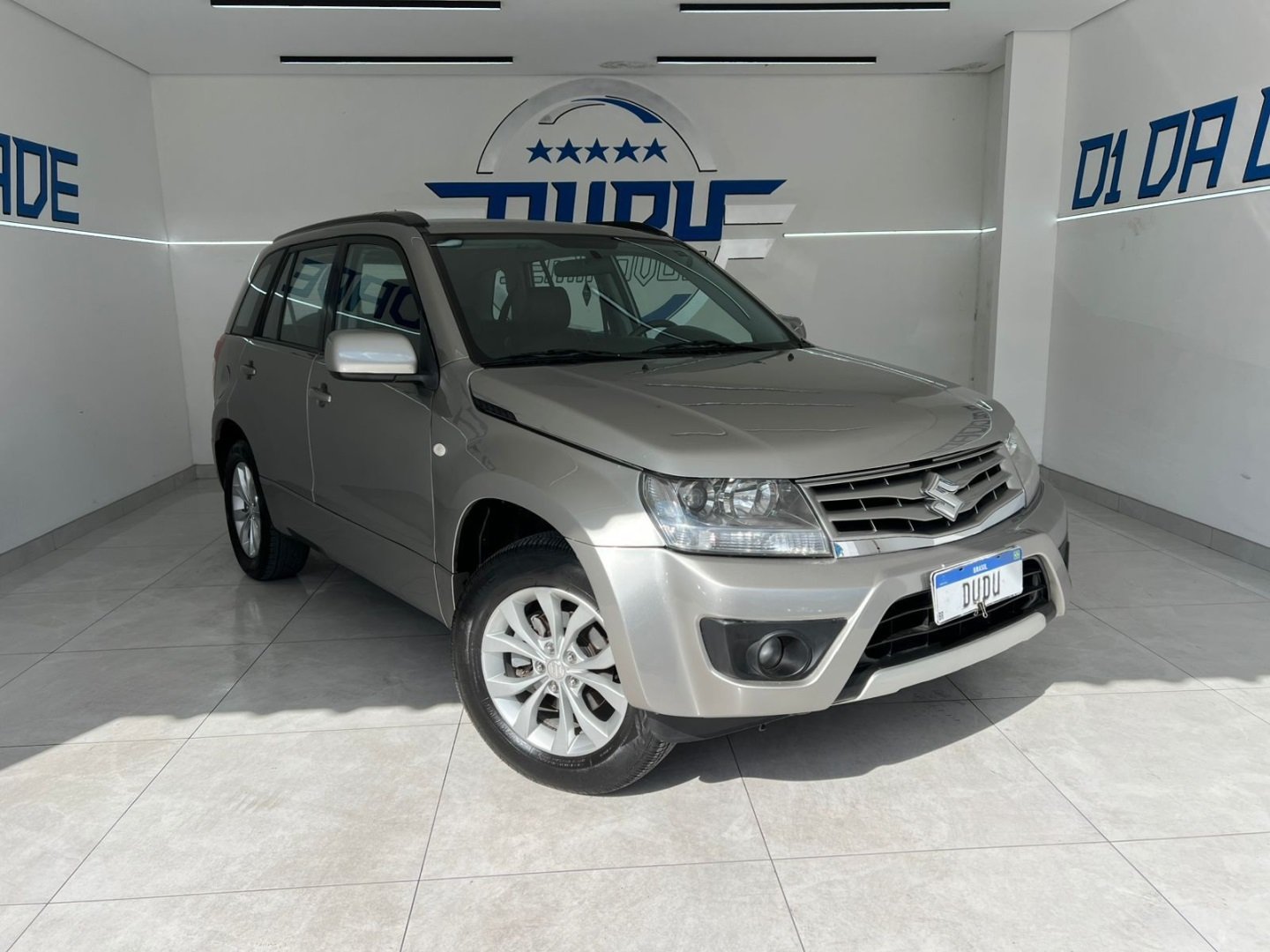 Suzuki Grand Vitara S. EDITI. 2.0 16V 4x2 Aut. na cor Cinza em Joinville / SC - 987402