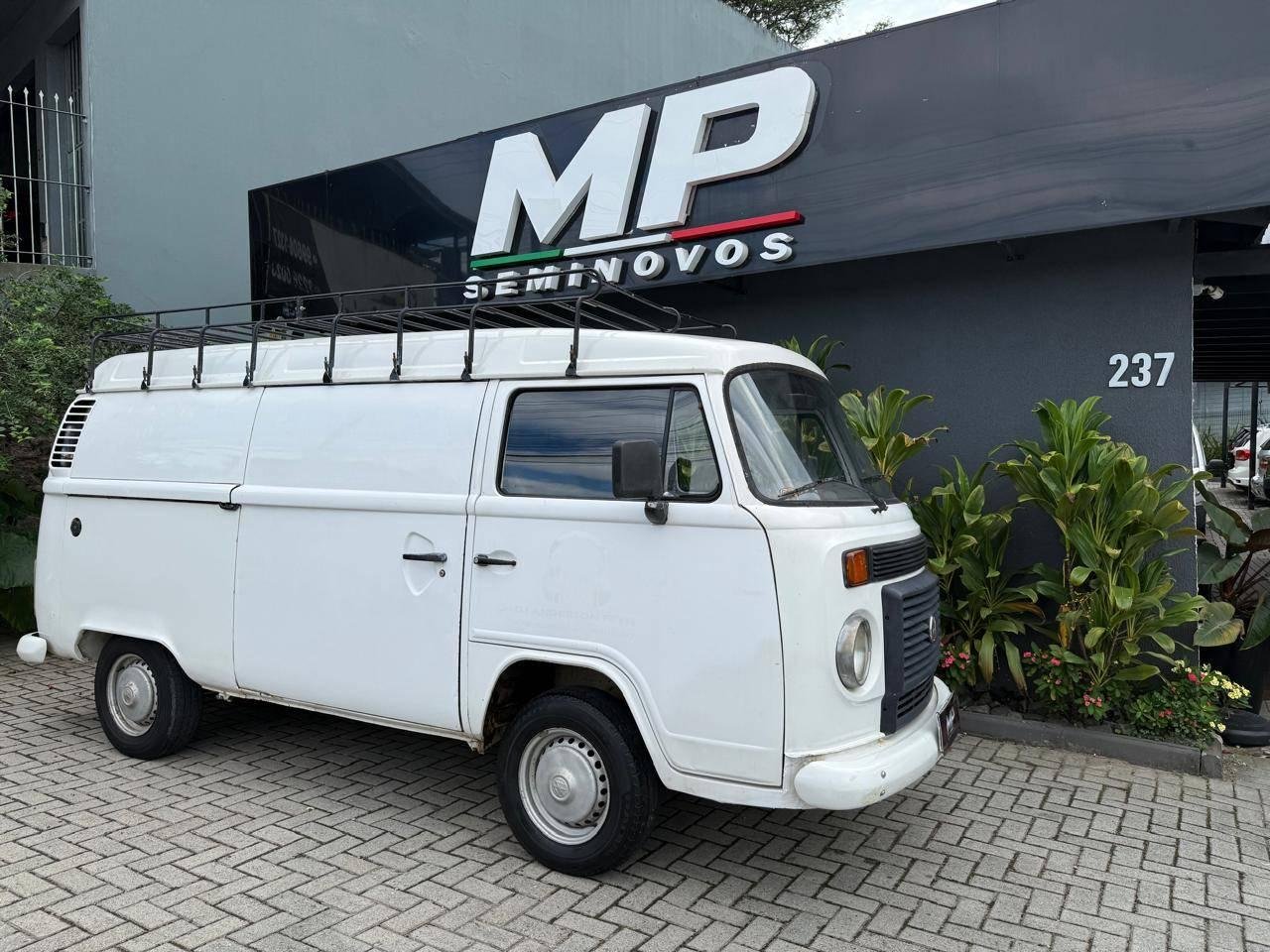Volkswagen Kombi Furgão 1.4 Mi Total Flex 8V na cor Branco em Florianópolis / SC - 987431