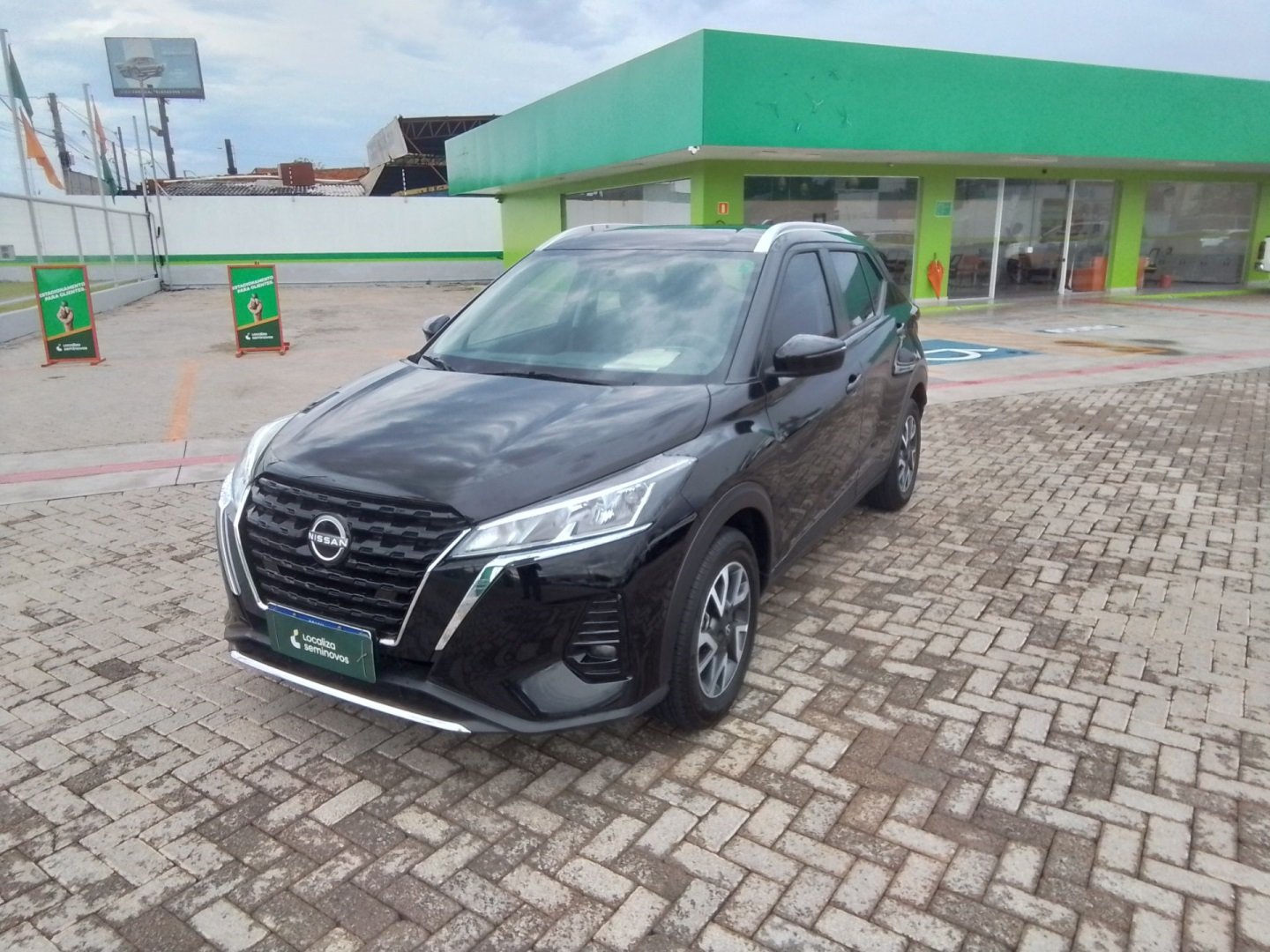 Nissan KICKS Sense 1.6 16V Flex Aut. na cor Preto no São Leopoldo / RS - 987777