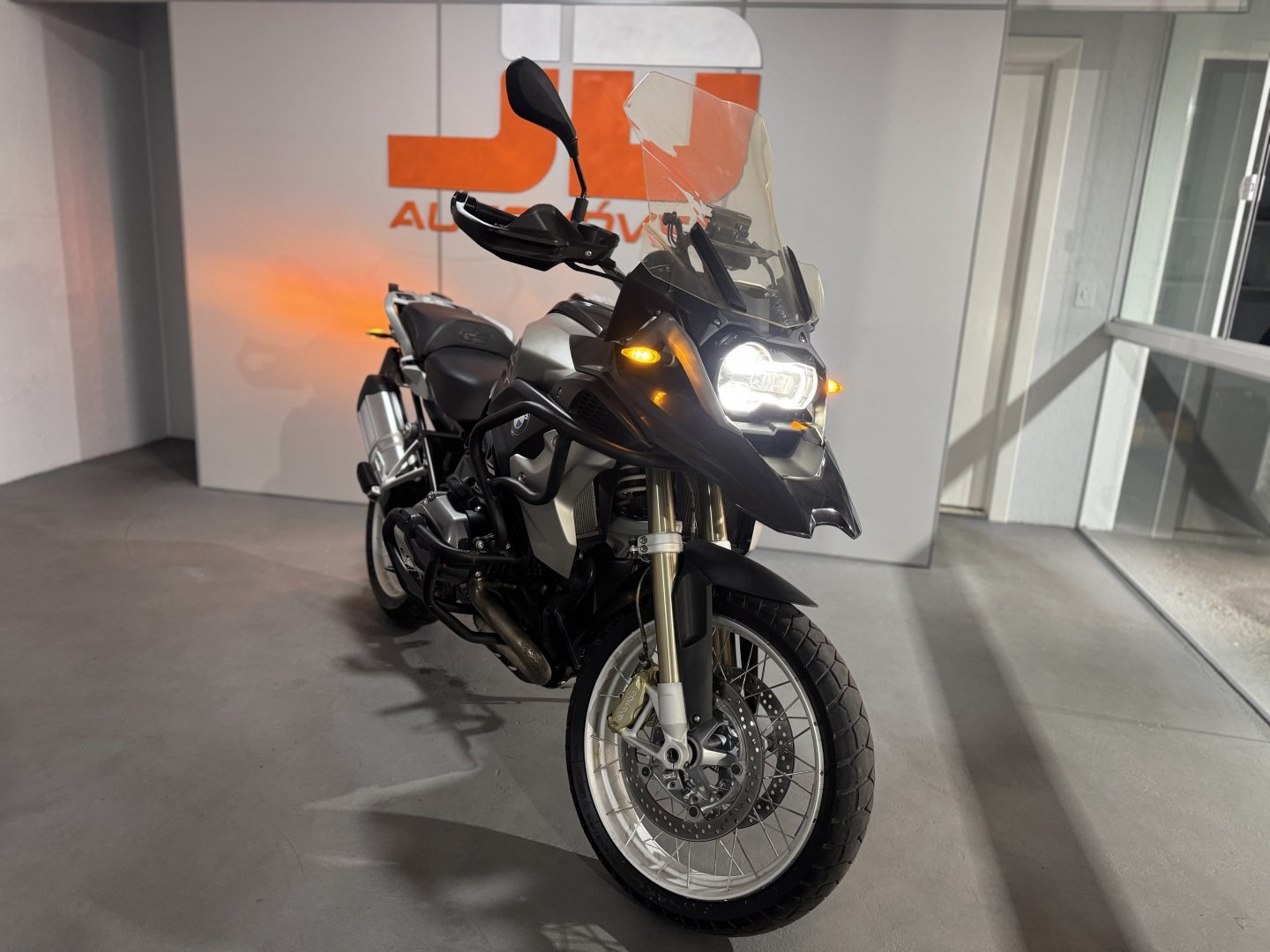 BMW R 1200 R/ R Classic  na cor Marrom em Pinhais / PR - 987783