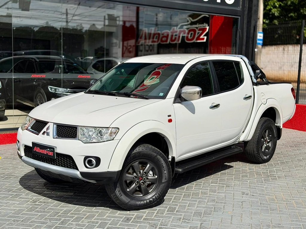 Mitsubishi L200 Triton HPE 3.2 CD TB Int.Diesel Aut na cor Branco em Ponta Grossa / PR - 987863