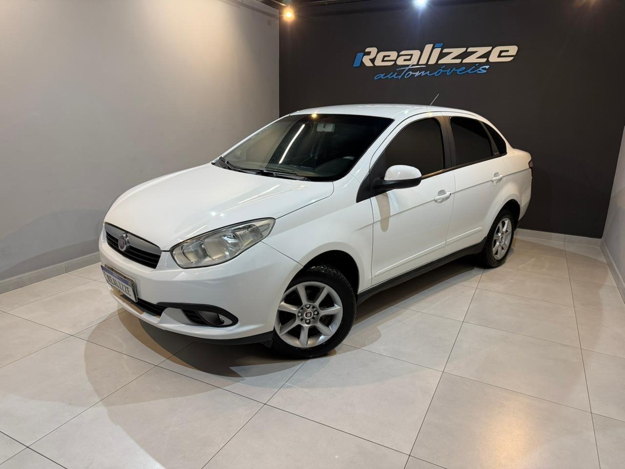 Fiat Grand Siena 1.4 EVO Flex 8V 4p na cor Branco em Joinville / SC - 988080