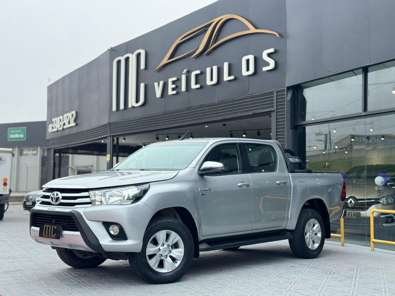 Toyota Hilux CD SRV 4x2 2.7 16V 142cv na cor Prata em São José / SC - 988083