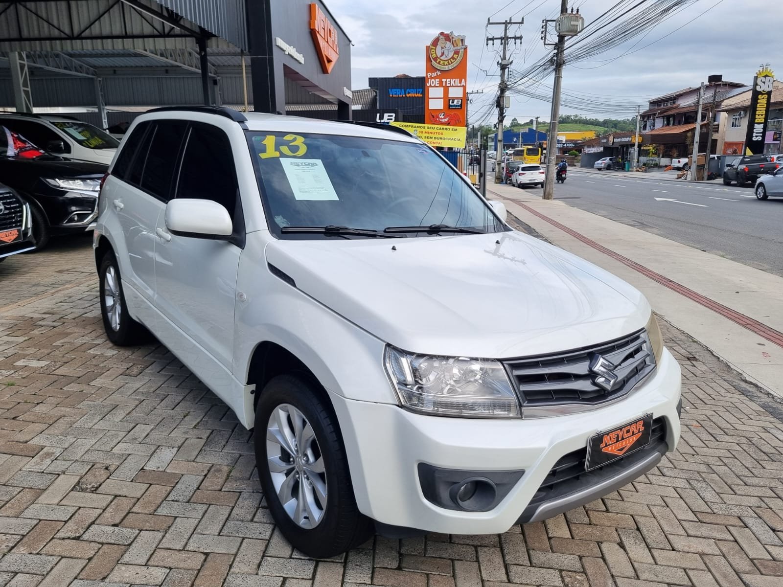 Suzuki Grand Vitara 2.0 16V 4x2/4x4 5p Mec. na cor Branco em Joinville / SC - 988186