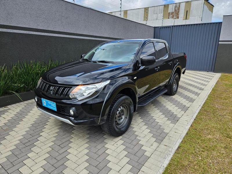 Mitsubishi Triton GLS 2.4 CD 4x4 TB Diesel Aut. na cor Preto em Curitiba / PR - 988261