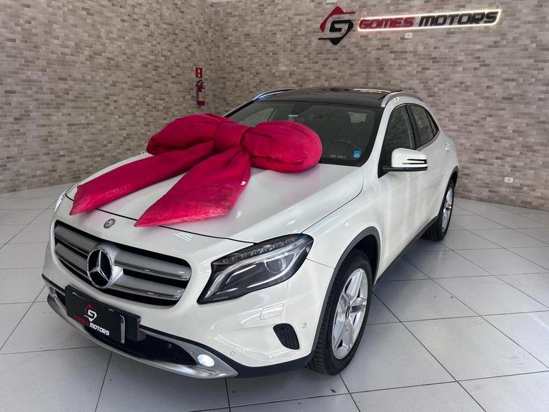 Mercedes-Benz GLA 200 Enduro 1.6 TB 16V Flex Aut. na cor Branco em Curitiba / PR - 988423