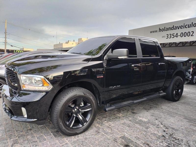 RAM Classic LARAMIE 5.7 CD V8 4X4 Aut. na cor Preto em Curitiba / PR - 988592