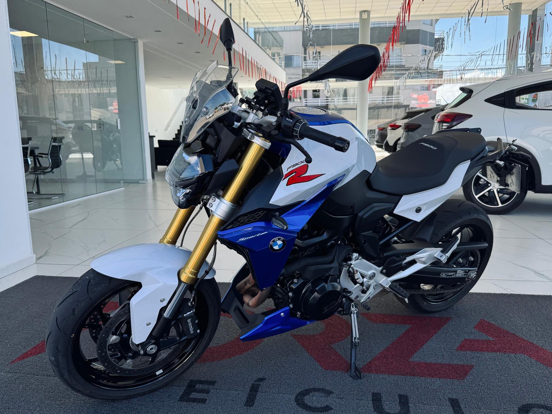 BMW F 900 R Sport Plus  na cor Branco em São Mateus do Sul / PR - 988783