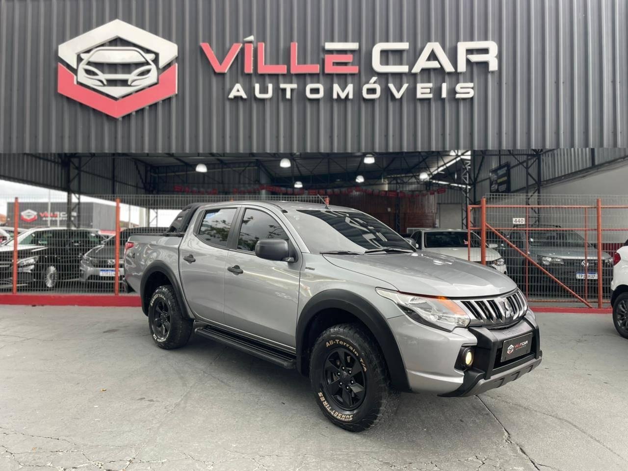 Mitsubishi L200 Triton Sport GLS 2.4 CD Diesel Aut. na cor Prata em Joinville / SC - 989489