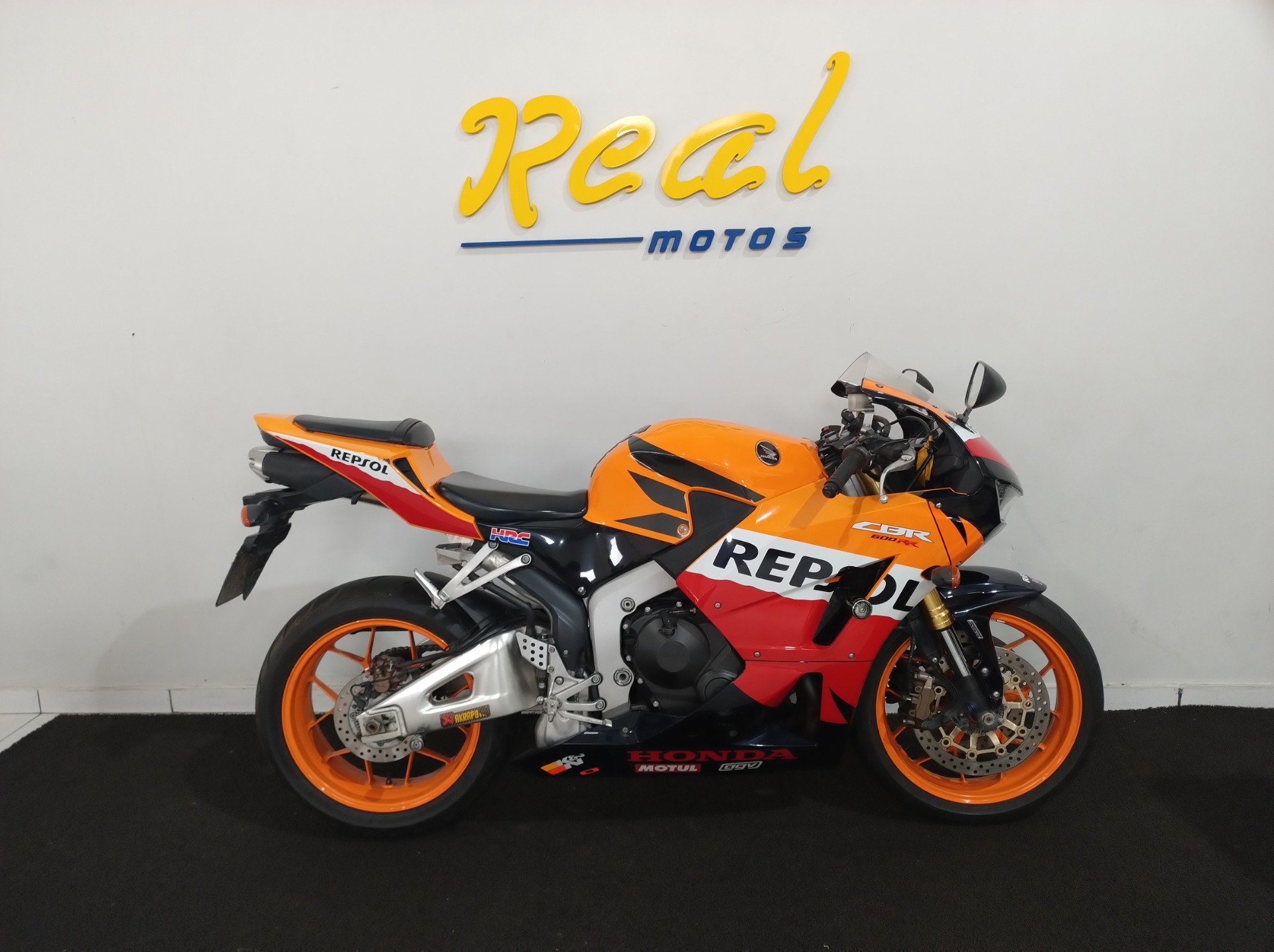 Honda CBR 600 RR  na cor Laranja em Ponta Grossa / PR - 989546