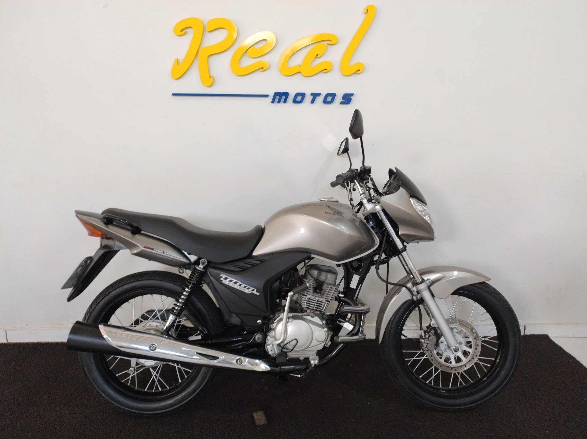 Honda CG 150 TITAN-KS MIX  na cor Cinza em Ponta Grossa / PR - 989573