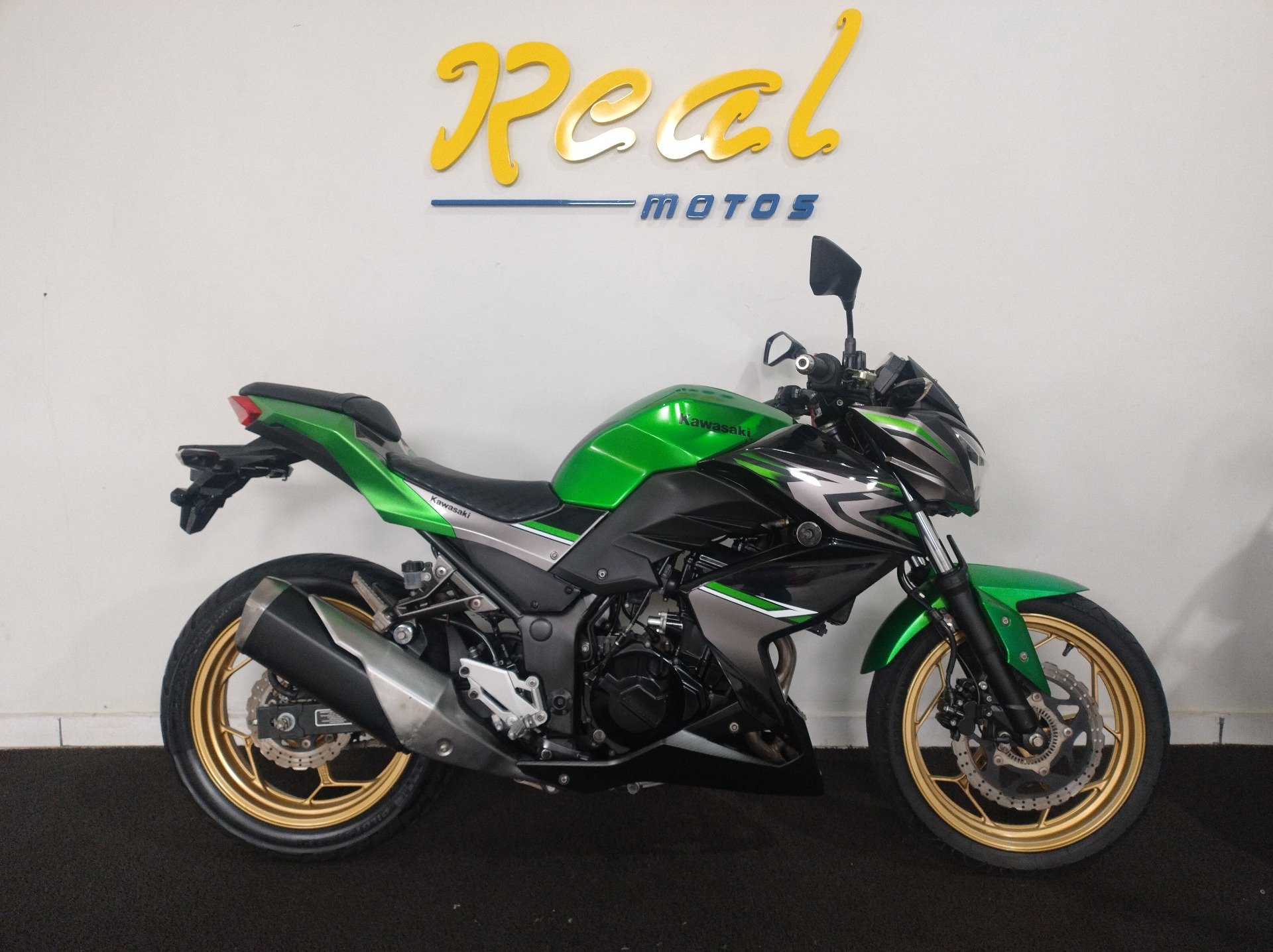 KAWASAKI Z 300  na cor Verde em Ponta Grossa / PR - 989669