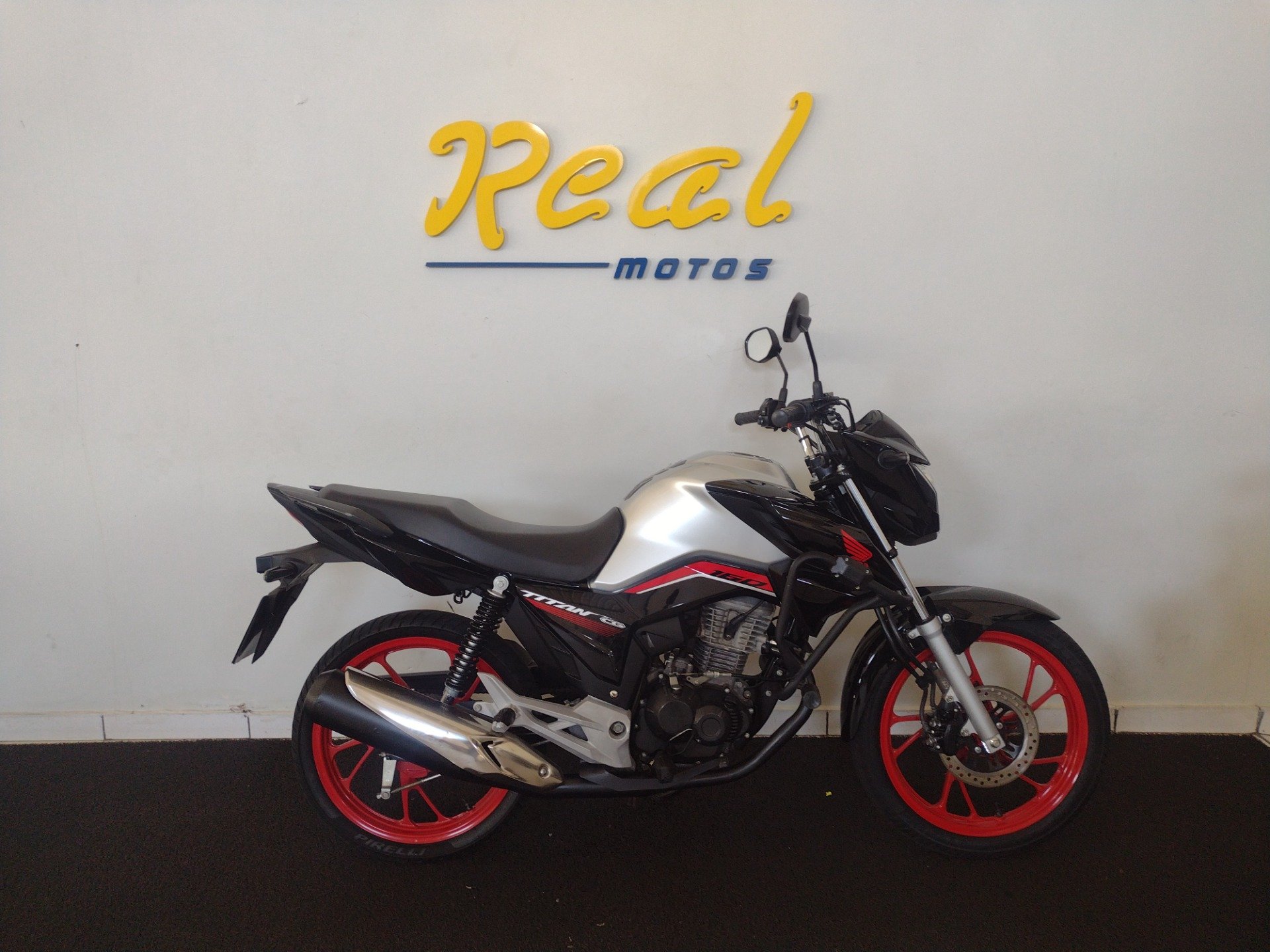 Honda CG 160 TITAN  na cor Prata em Ponta Grossa / PR - 989671