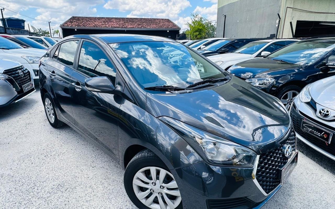 Hyundai HB20S C.Style/C.Plus1.6 Flex 16V Aut. 4p na cor Cinza em Pinhais / PR - 990148