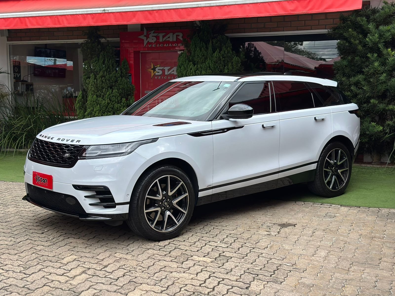 Land Rover Range Rover Velar SE 3.0 4x4 V6 380cv Aut. na cor Branco no Canoas / RS - 990334