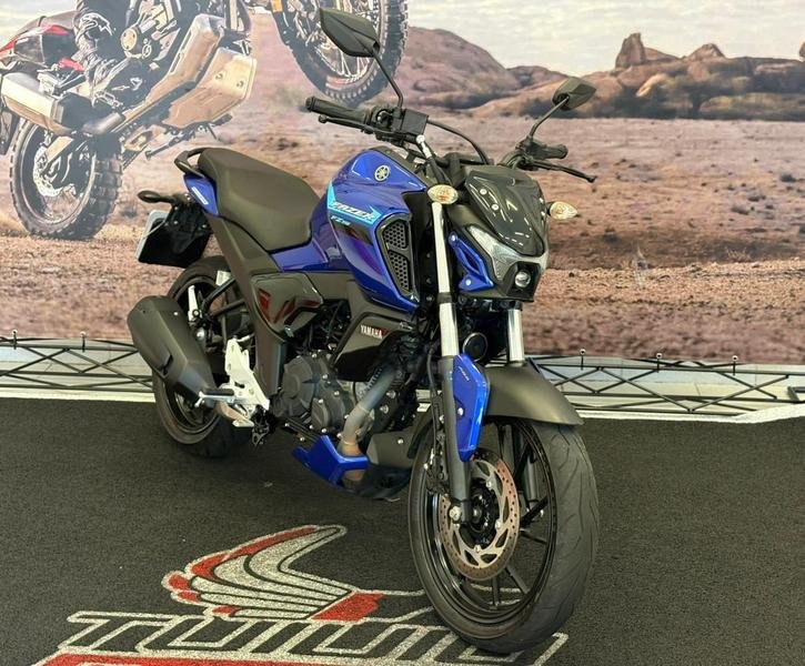 YAMAHA FZ15 150 FAZER FLEX  na cor Azul em Campo Largo / PR - 990336