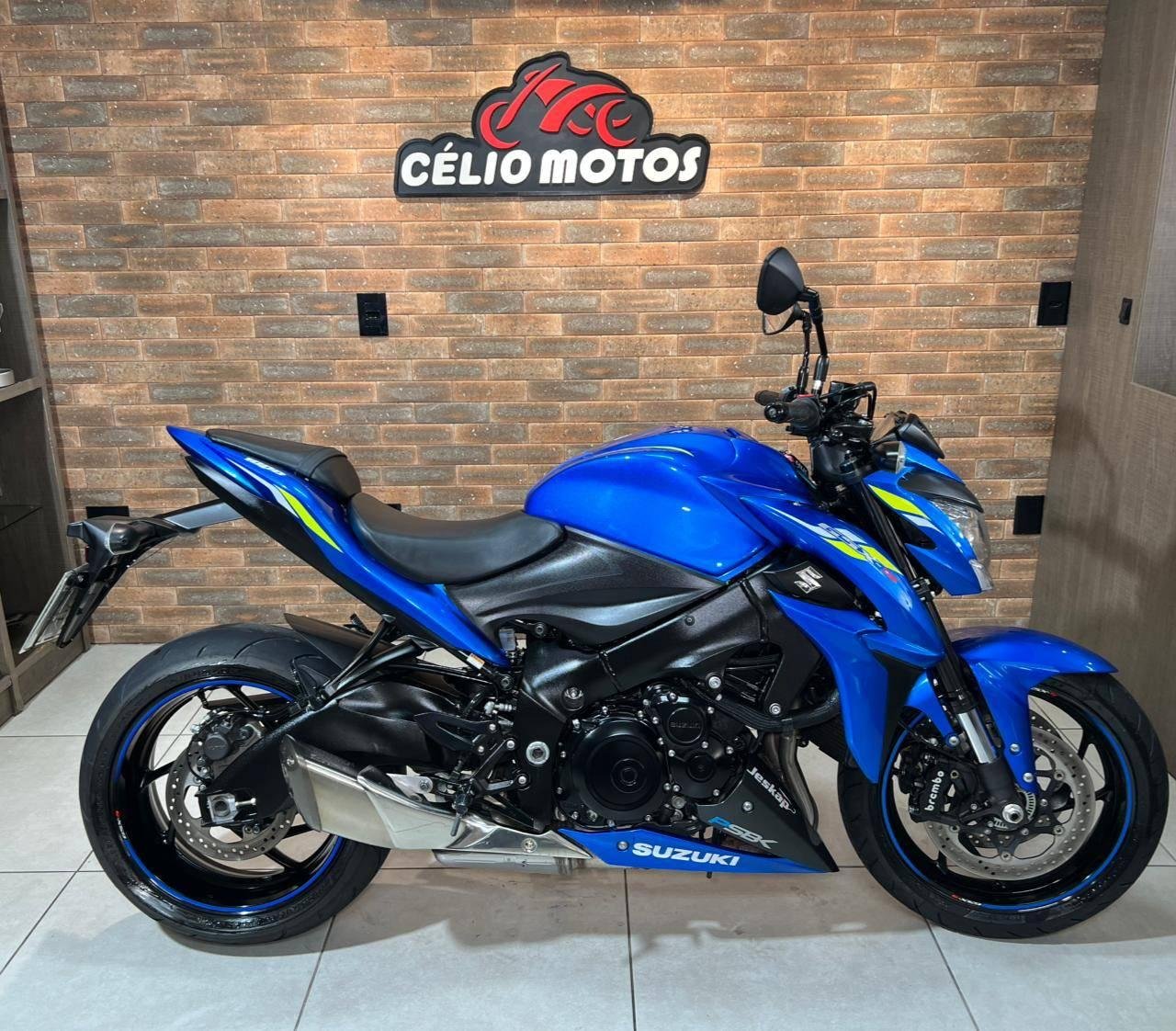 Suzuki GSX-S 1000  na cor Azul em Palhoça / SC - 990407