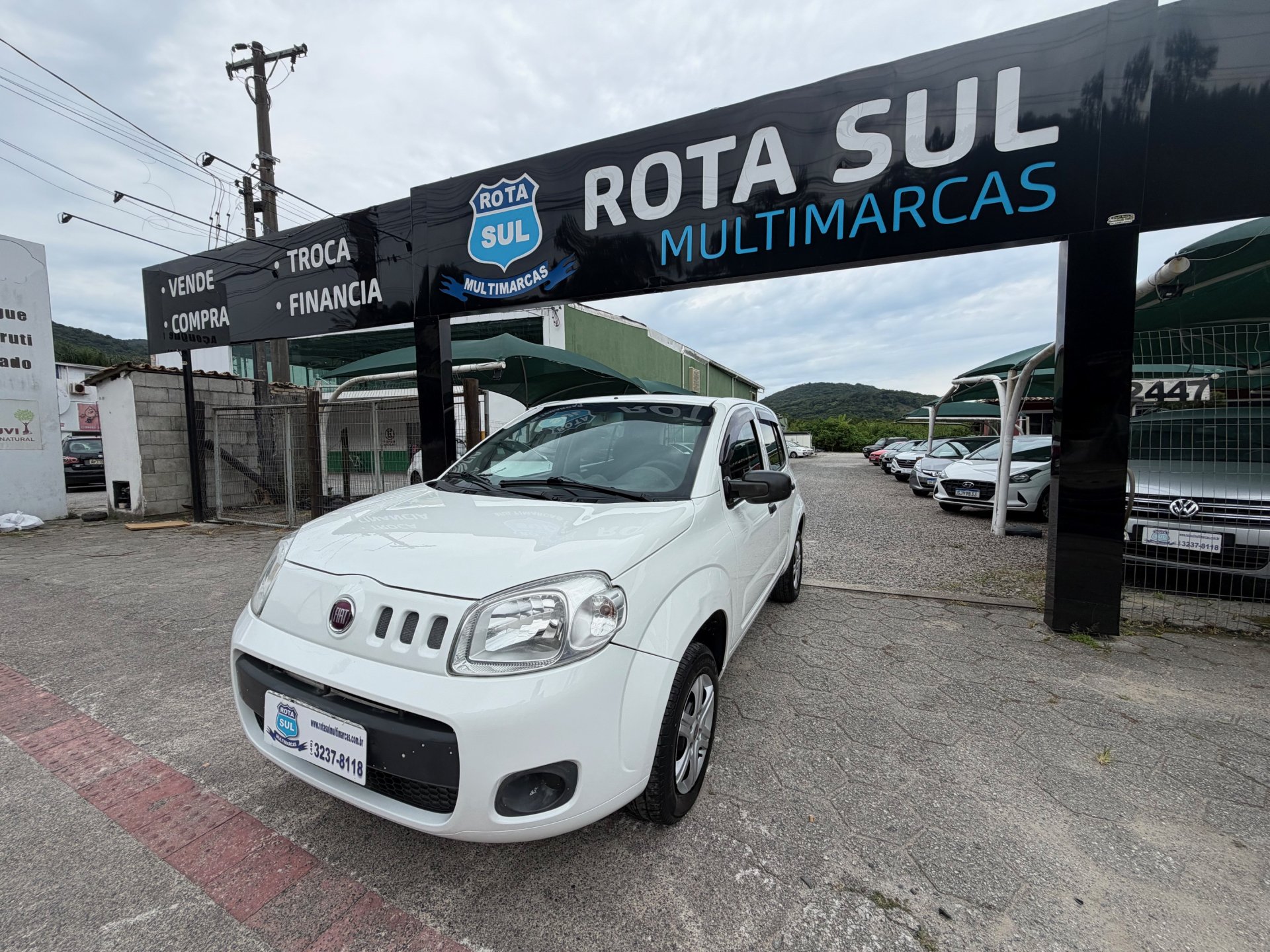 Fiat Uno VIVACE College 1.0 EVO FireFlex 5p na cor Branco em Florianópolis / SC - 990617