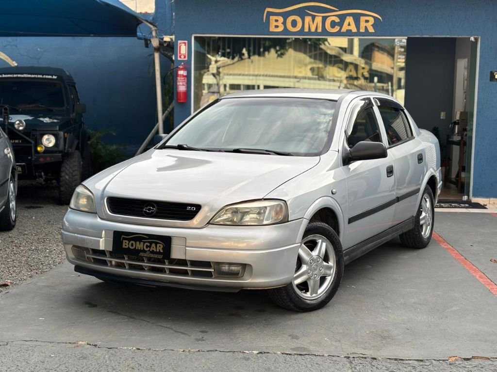 Chevrolet Astra Sedan 2.0/CD/ GLS/ Adv. 2.0 16V 4p na cor Prata em Campinas / SP - 990636