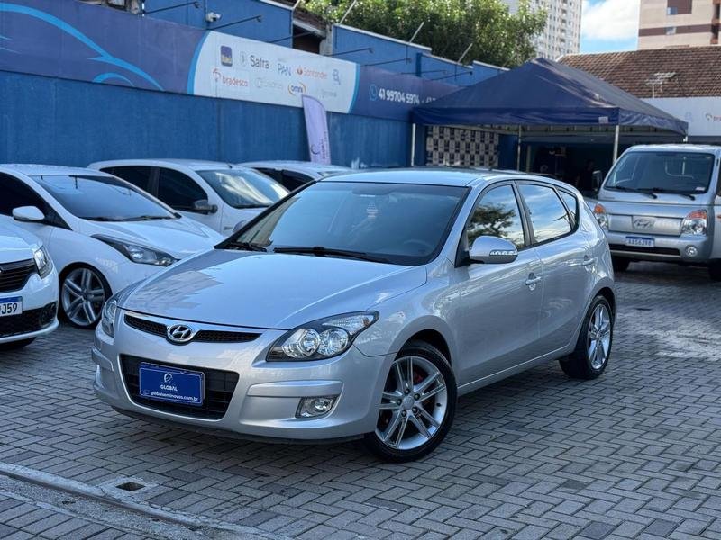 Hyundai i30 2.0 16V 145cv 5p Mec. na cor Prata em Curitiba / PR - 990733