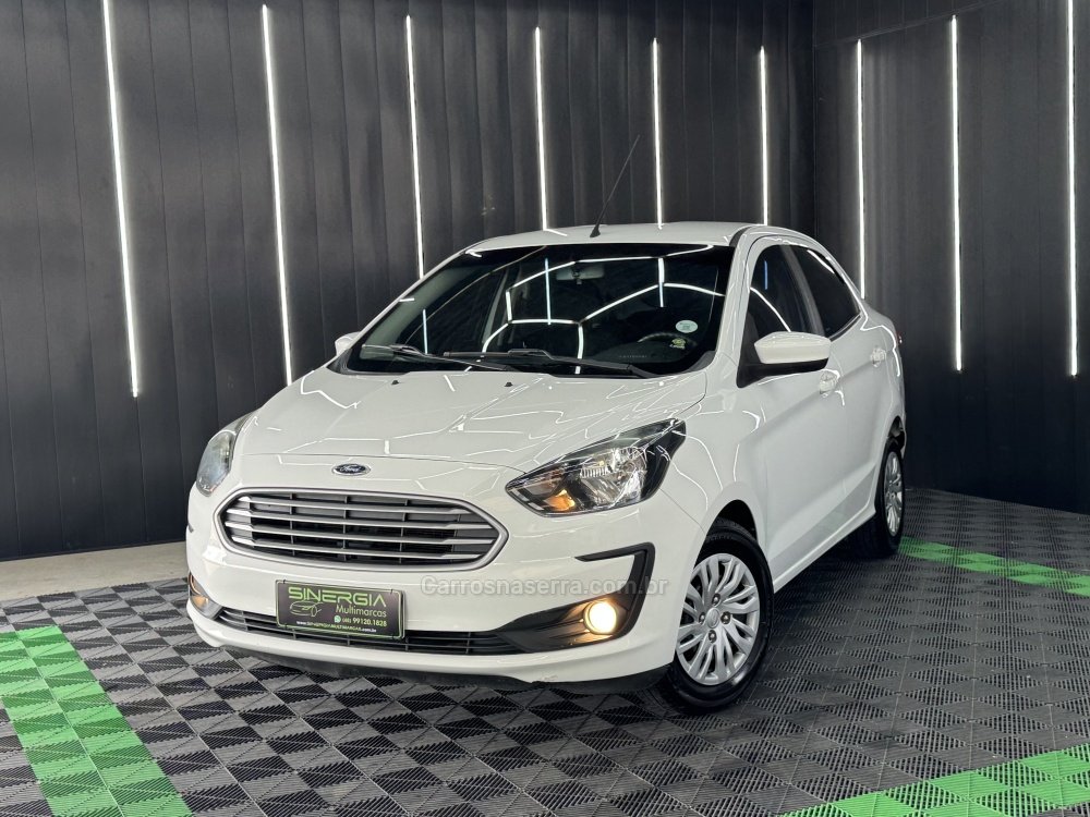 Ford Ka 1.5 Sedan SE 12V Flex 4p Mec. na cor Branco em Palhoça / SC - 990817