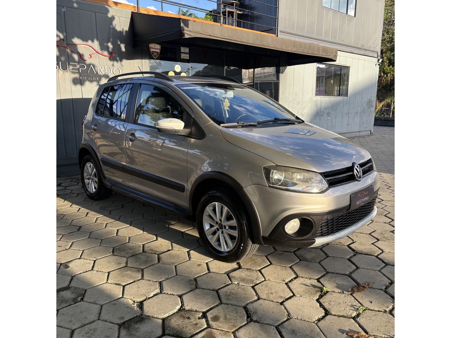 Volkswagen Crossfox 1.6 T. Flex 16V 5p na cor Prata em Joinville / SC - 992392