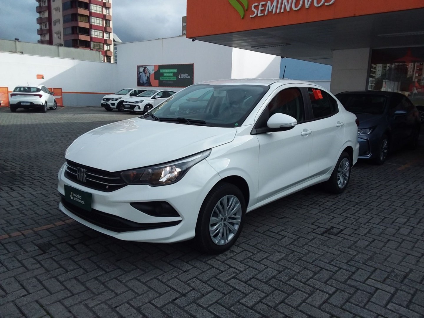 Fiat Cronos DRIVE 1.3 8V Flex na cor Branco em Blumenau / SC - 992557