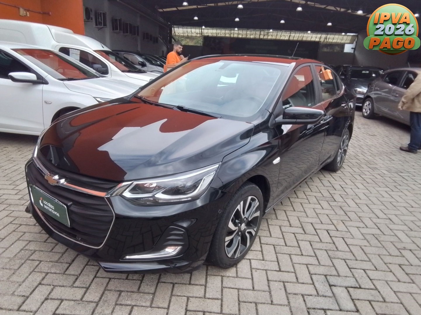 Chevrolet Onix HATCH PREM. 1.0 12V TB Flex 5p Aut. na cor Preto em Blumenau / SC - 992603
