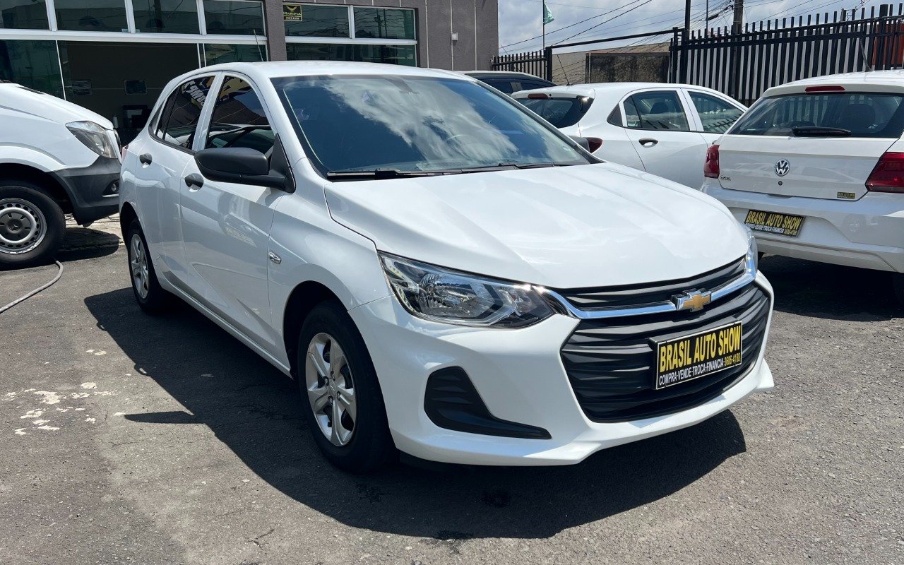 Chevrolet Onix HATCH 1.0 12V Flex 5p Mec. na cor Branco em Colombo / PR - 992695