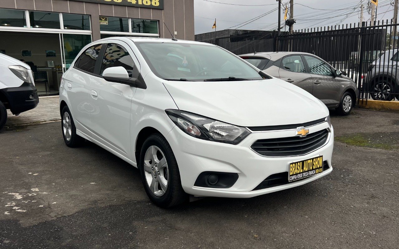 Chevrolet Onix HATCH LT 1.4 8V FlexPower 5p Mec. na cor Branco em Colombo / PR - 992737