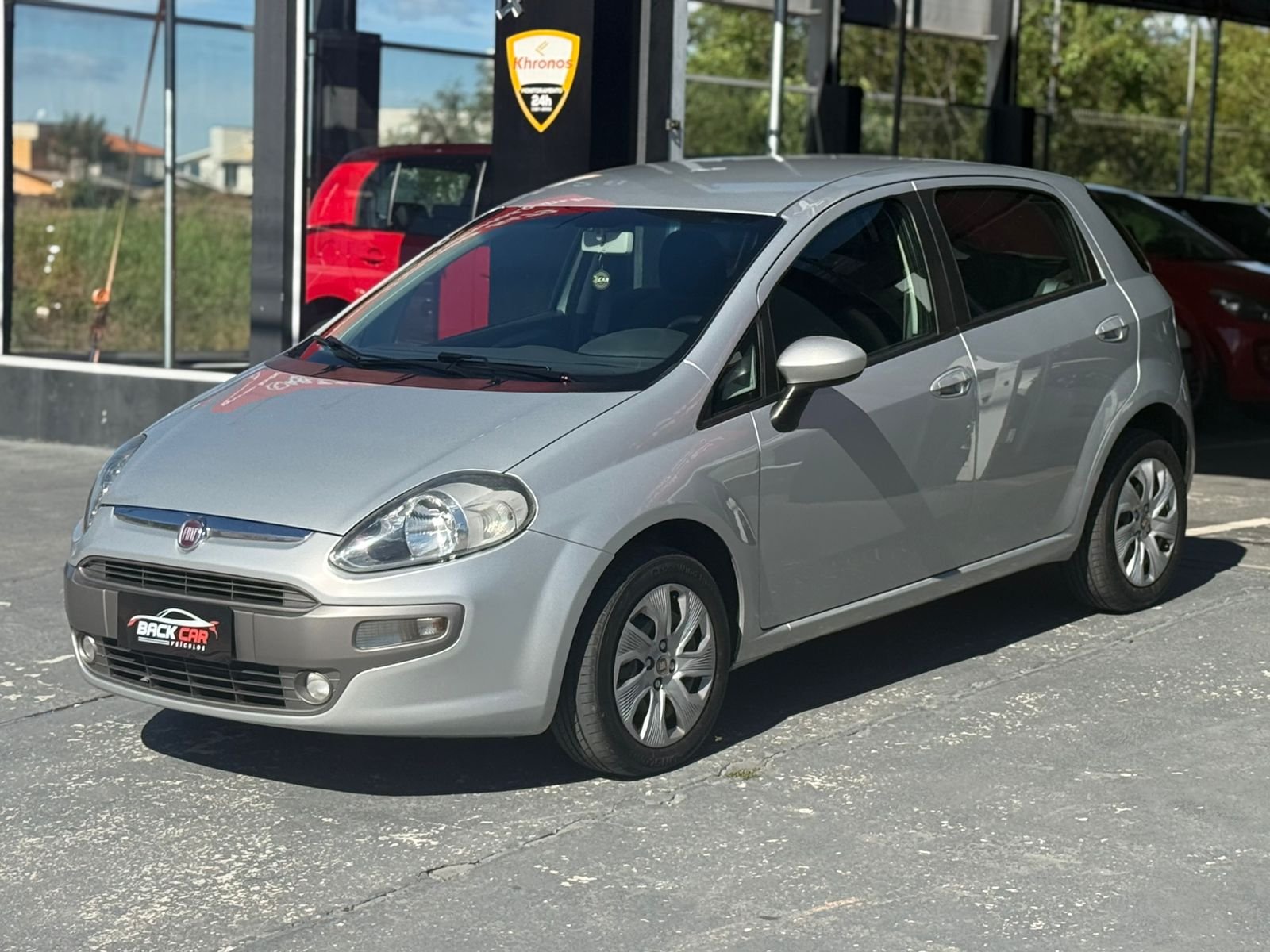 Fiat Punto ESSENCE 1.6 Flex 16V 5p na cor Prata em Palhoça / SC - 992874