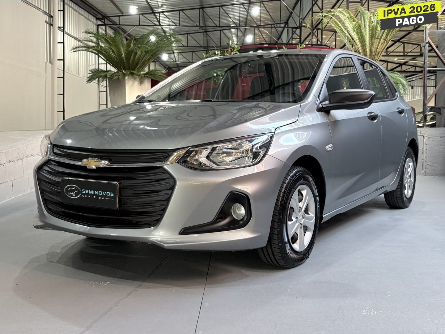 Chevrolet Onix HATCH 1.0 12V Flex 5p Mec. na cor Prata em Curitiba / PR - 992894