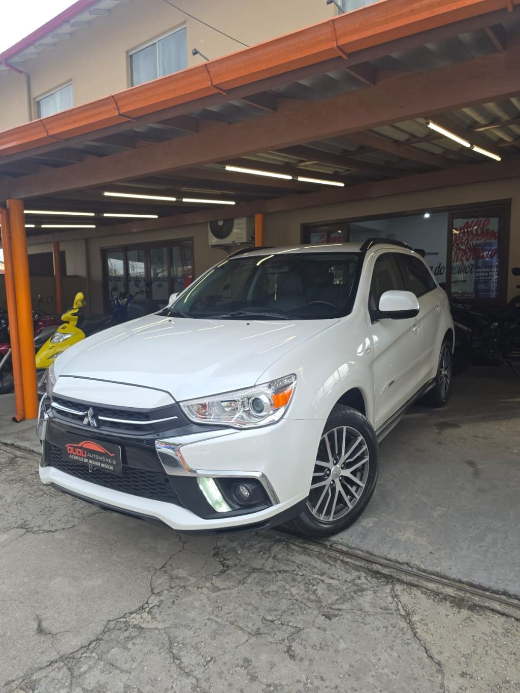 Mitsubishi ASX 2.0 16V 160cv Aut. na cor Branco em São José / SC - 993016
