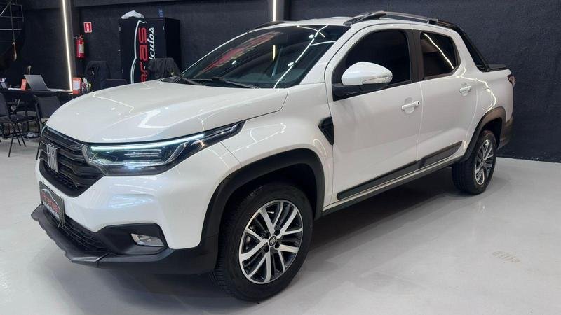 Fiat Strada Volcano 1.3 Flex 8V CD na cor Branco em Arapongas / PR - 993029