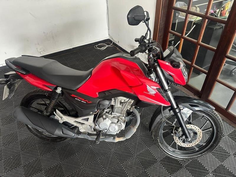Honda CG 160 FAN Flex  na cor Vermelho em Curitiba / PR - 993297