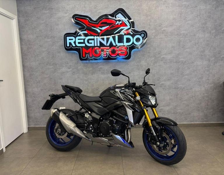 Suzuki GSX 750 F  na cor Preto em Araucária / PR - 993415