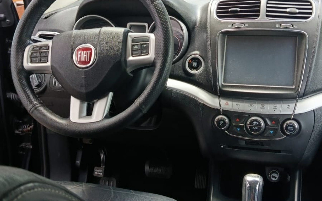 Fiat Freemont EMOT./PRECISION 2.4 16V 5p Aut. na cor Preto em Blumenau / SC - 993496