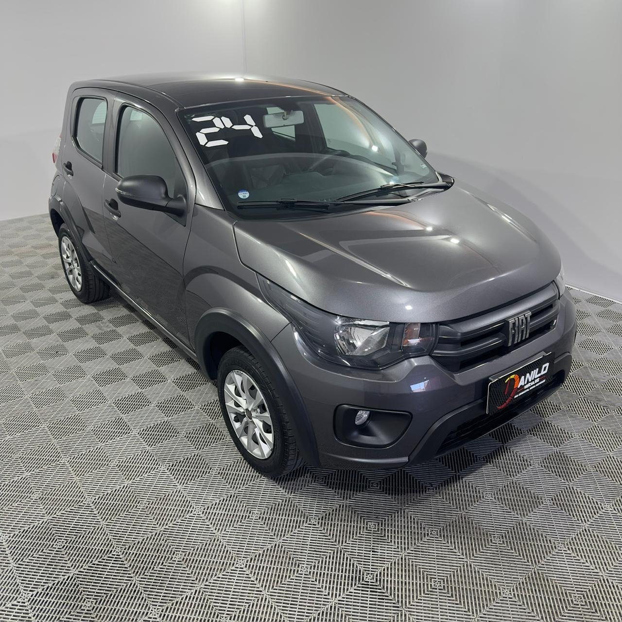 Fiat Mobi LIKE 1.0 Fire Flex 5p. na cor Cinza em Ponta Grossa / PR - 993684