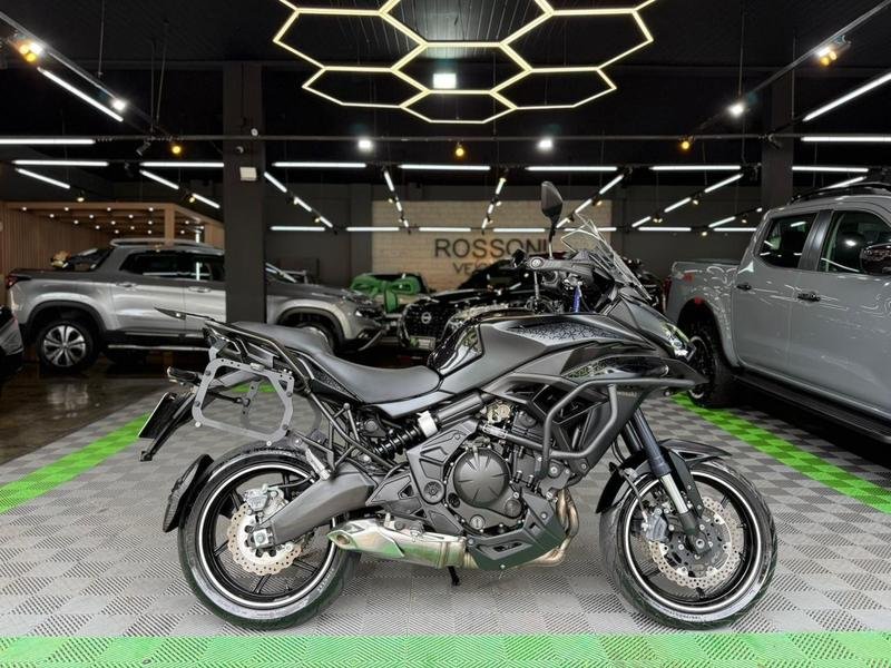 KAWASAKI Versys 650cc  na cor Preto em Londrina / PR - 993724