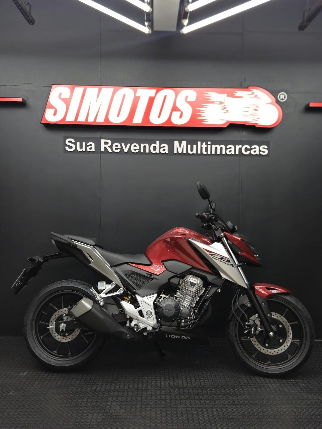 Honda CB 300F Twister Flex  na cor Vermelho em Florianópolis / SC - 993822