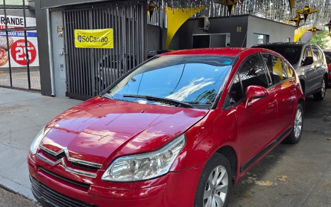Citroën C4 Excl.2.0/2.0 Solaris Flex 16V 5p Aut. na cor Vermelho em Campinas / SP - 993881