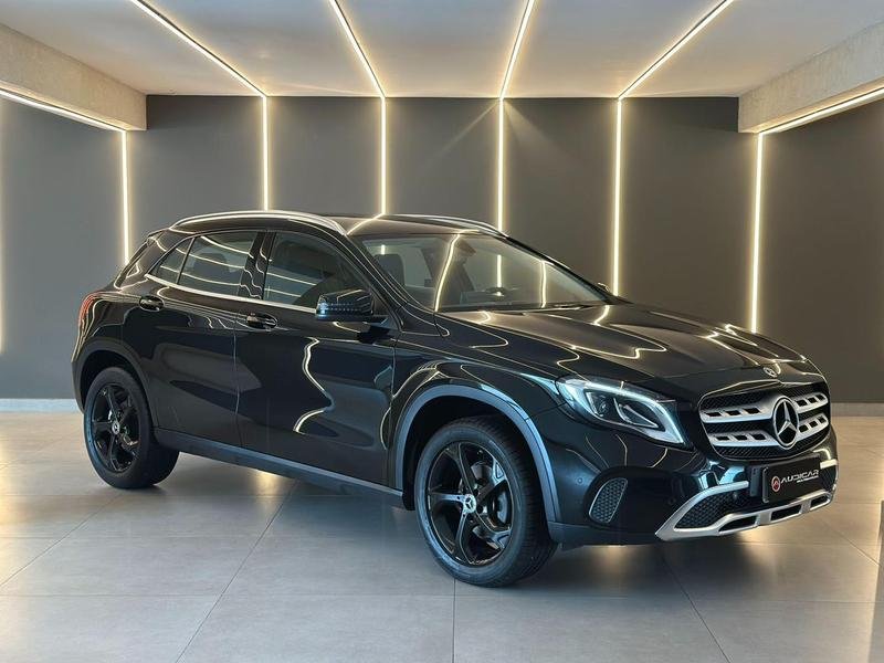 Mercedes-Benz GLA 200 Advance 1.6/1.6 TB 16V Flex Aut. na cor Preto em Campo Largo / PR - 993942