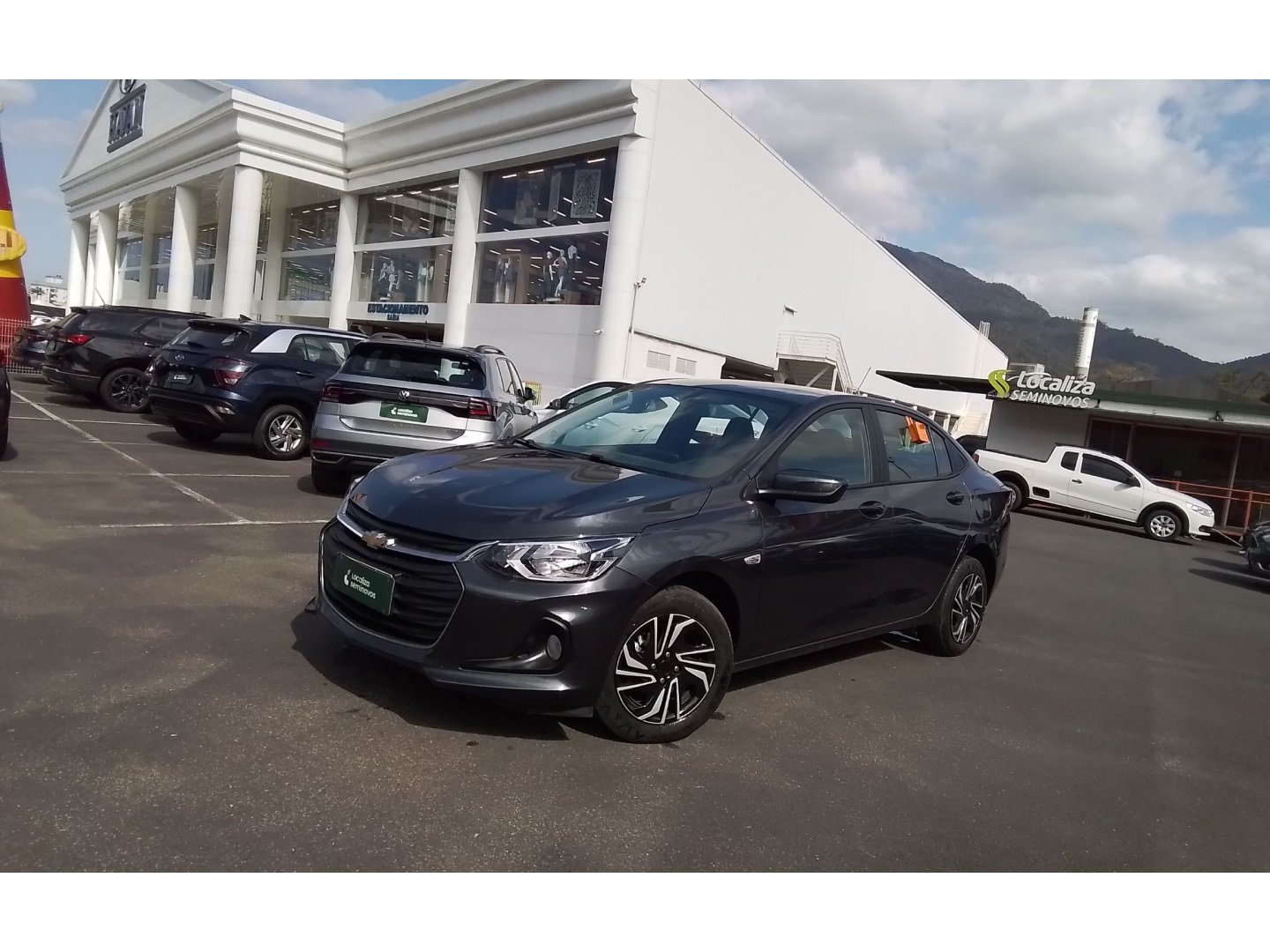 Chevrolet Onix HATCH LT 1.0 12V Flex 5p Mec. na cor Cinza em Jaraguá do Sul / SC - 994261