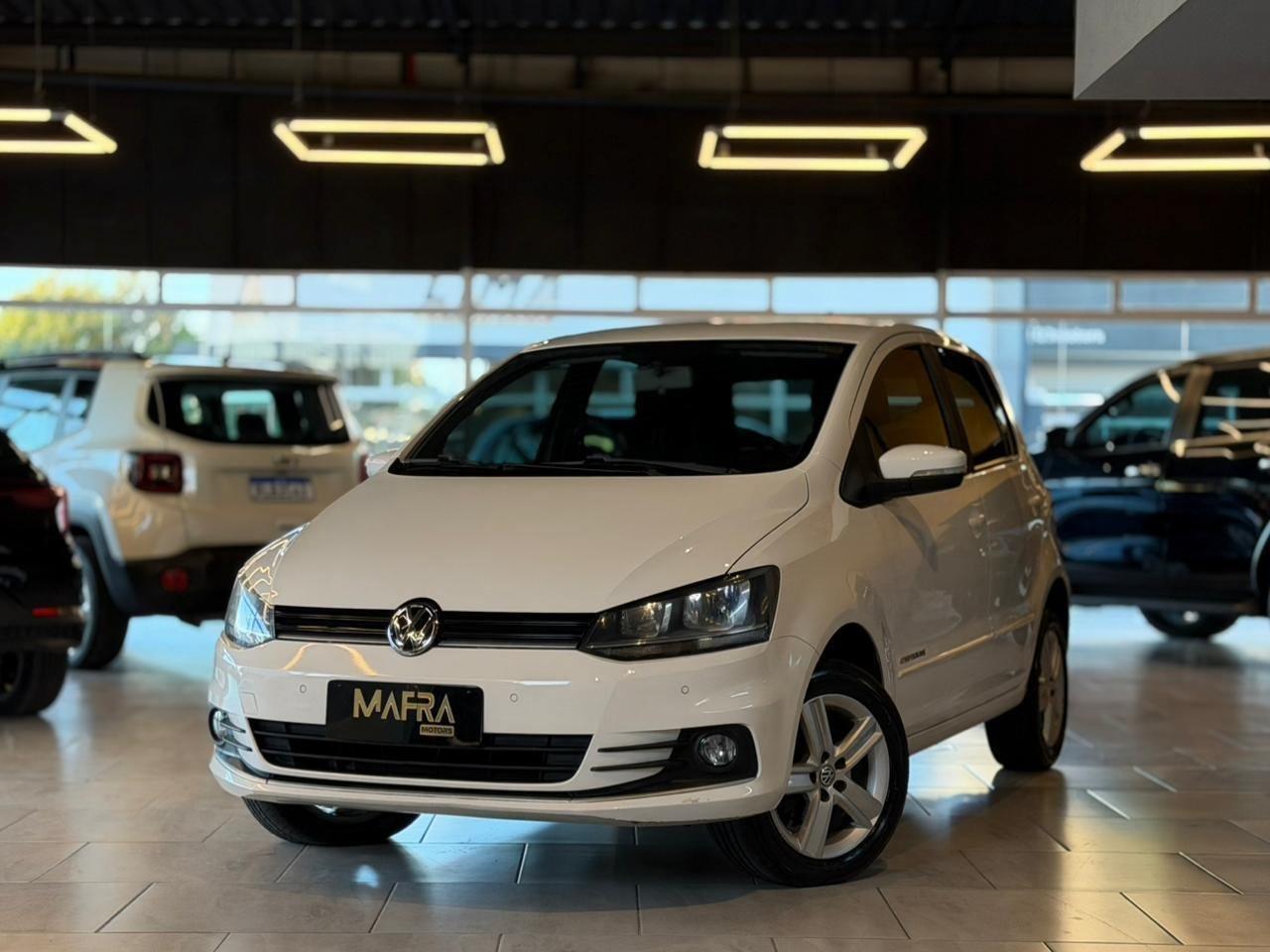 Volkswagen Fox Comfortline 1.6 Flex 8V 5p na cor Branco em Itajaí / SC - 994562